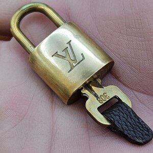 LV Padlock and Key set #308